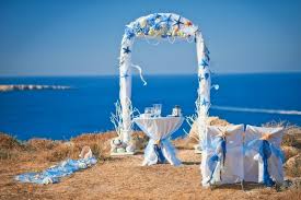When it comes to beach weddings, i actually tend to gravitate towards accessories and decor that aren't always nautical. 17 Beach Wedding Decor Ideas Ceremony And Reception