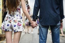 Bila timbul keluhan yang perlu diwaspadai seperti yang telah disebutkan sebelumnya, penderita nyeri pergelangan tangan perlu memeriksakan diri ke dokter. Makna Sentuhan Tangan Cowok