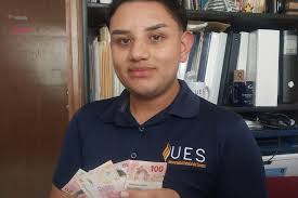 LAET gana primer lugar en la Parrillada UES 2025! En el marco del 42°  aniversario de la UES, nuestro programa de Licenciatura en Administración  de Empresas Turísticas obtuvo el primer lugar en