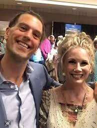 Meredith and Jeannie...real brother and sister. (David Hewlett and sister  Kate Hewlett)