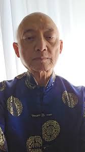 Blooming in late autumn when most flowers fade, chrysanthemums embody  endurance, independence, and inner strength — qualities I've always admired  in people. 🌼🌼🌼 The Chrysanthemum Festival at @lansuchinesegarden is a  stunning tribute