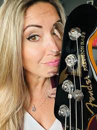 Frank Exum's Instagram, Twitter & Facebook