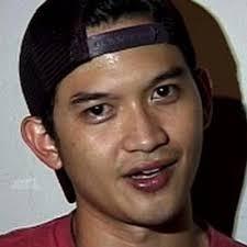 Pasangan selebritas rezky aditya dan citra kirana sengaja merahasiakan lokasi bulan madu mereka. Rezky Aditya Rezkyaditya8 Twitter
