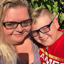 WHISK DRAGONFLY: what a fun idea! Turn a cheap wire whisk into a colorful  dragonfly. ✓ instructions:  https://www.itsalwaysautumn.com/easy-whisk-dragonfly-craft.html