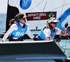 Kahena kunze is a brazilian sailor in the 49er fx class.2 together with martine grael she won the 49er fx class at the 2014 isaf sailing world championships3. 2ra 6ktartlvrm