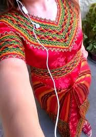 Robe Kabyle En 2020 Robe Kabyl Robe D Interieur Model Robe Kabyle