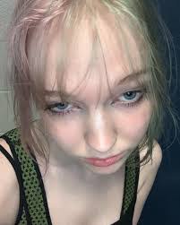 Anna Tibbs's Instagram, Twitter & Facebook