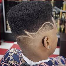 Los hombres con el pelo aceitoso deben enjuagarse regularmente pero usar champú con poca frecuencia. Disenos Cortes De Cabello Corto 2019 Hombre Peinados Lindos Y Sencillos