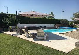 Nous vous proposons également de les évaluer et de les recommander auprès de notre communauté et de vos amis. The 10 Best Salon De Provence Vacation Rentals Apartments With Photos Tripadvisor Book Vacation Rentals In Salon De Provence France