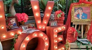 Fungsi pertama kartu ucapan (greeting card) adalah untuk menyatakan ucapan selamat (congratulation) terhadapa situasi bahagia seperti, kartu ucapan pernikahan (wedding day) , hari. Ucapan Manis Melly Goeslaw Di Hari Tunangan Glenn Chelsea Showbiz Liputan6 Com