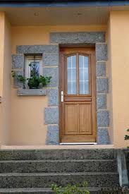 Noble et chaleureux, la robustesse naturelle du matériau garantit une longue durée de vie de la porte renforcez le style de votre porte intérieure pour une finition parfaite et une personnalisation unique , nous disposons d'un large choix de coloris, de poignées et de designs. Porte D Entree Bois Tecni Logis