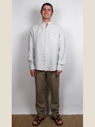 Inspirée de la kurta, chemise traditionnelle indienne. Lin Ou L Autre Chemise En Lin Col Mao Elegante Et Intemporelle