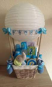 These practical and useful baby shower gifts are the best baby registry ideas for boys and girls, including strollers, diapers, bottles and more. Geschenkideen Fur Die Babyparty 2019 Geschenkideen Fur Die Babyparty Babyparty Geschenki Diy Baby Shower Gifts Baby Shower Baskets Unique Baby Shower Gifts