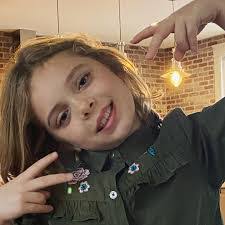 Francesca Brennan's Instagram, Twitter & Facebook