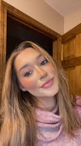 Erin Wicker's Instagram, Twitter & Facebook