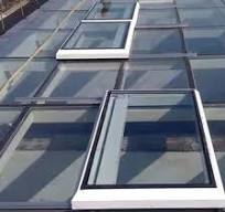 Ventana tragaluz deslizante eléctrica de aluminio de gran tamaño  personalizada para techos planos de casas