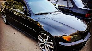 The coupe and convertible are available in two configurations: Bmw 3 Series Coupe Black Drive2