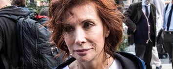 Ai microfoni di vero, alda d'eusanio ha raccontato la sua verità e ha usato parole dure contro l'ex paparazzo dei vip che l'aveva accusata di avergli leccato il c*** per. Isola Dei Famosi Alda D Eusanio Contro Il Caso Corona Fogli Vergognoso E Disumano Tvzap