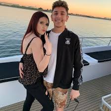 My Heart In One Picture Remember That Even The Littlest Things Can Make Someone S Day Braelyn Kaelyn Fazerug Couplego In 2020 One Pic Couple Goals Bomber Jacket