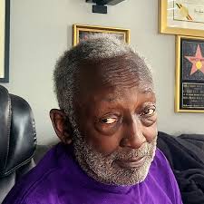 Late night session as "Earl". Link in bio. #2BrokeGirls #HaHaHa #Jazz  #Saxophone #Laugh #Blues #Comedy #GarrettMorris #86