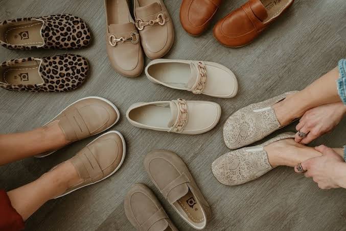 The Best Stylish Barefoot Loafers That Don't Pinch Your Toes | Anya's  Reviews
