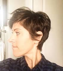 On a good hair day: “Yes! Pixie cut for liiiiife!” ✌🏻 ⁣ ⁣ On a bad hair  day: “What have I done and how long will it take for my hair