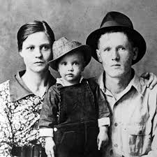 Gladys presley was the mother of elvis presley June 17 1933 17 Year Old Vernon Presley Married Gladys Love Smith Elvis Presley
