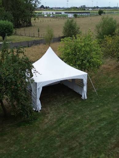 Our pagoda tents bring elegance and reliability to every event, from  weddings to garden parties. Thanks to @decotentevents for this beautiful  setup 🙌 #aboveandbeyond #pagodatent #eventdesign #eventsolutions #tentstyle