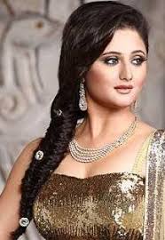 If you have a round face, bangs can either hide it or show it off. Indian Bride Makeup For Round Face Saubhaya Makeup