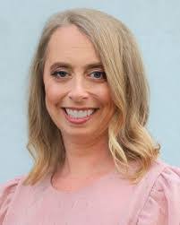 Crystal Dean's Instagram, Twitter & Facebook