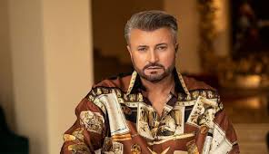 Cătălin adrian botezatu is a romanian model, fashion designer, media personality, and businessperson. CÄƒtÄƒlin Botezatu Prima ApariÈ›ie PublicÄƒ DupÄƒ OperaÈ›ie Nu Mi Place SÄƒ Imi PlangÄƒ Lumea De MilÄƒ