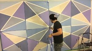 Auch mit einem alten reisigbesen, einem bund stroh oder pflanzenstengeln lassen sich tolle effekte erzielen. Geometrische Formen Tolle Wandgestaltung Mit Farbe Archzine