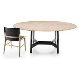 Dining tables, perfect for dining with family or friends. Alex Round Table By B B Italia Design Antonio Citterio