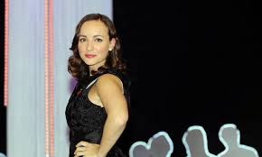 Camila raznovich nasce a milano il 13 ottobre 1974 da padre argentino di origine russa how tall and how much weigh camila raznovich? Alle Falde Del Kilimangiaro Dal 12 Ottobre Su Rai3 Con Camila Raznovich Sara In Grado Di Sostituire Licia Colo Lanostratv