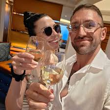 2025 all wrapped up 🙌☺️🇵🇱🇬🇧 Such a busy year building beautiful  memories, from Mia's 1st birthday, a trip to Dubai, a Christening in  Poland, a road trip through Poland and much more!