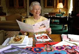 Elizabeth ii is queen of the united kingdom and 15 other commonwealth realms. Queen Elizabeth Losing Her Sister Margaret And Welcoming Camilla Daily Mail Online
