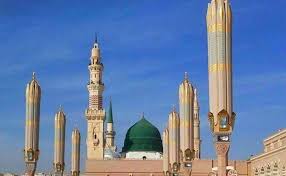 She has three elder siblings two brother and a sister who all are good sana khuwan from the beginning, aqsa also inspired from them and follow the foot prints of them. Be Khud Kiye Daity Hain Naat By Aqsa Abdul Haq