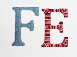 Bevor ihr anfangt zu basteln, stellt sicher, dass ihr alle materialien zur hand habt. Basteln Mit Wolle Und Karton Wollwickelbuchstaben Vlikeveronika Diy Upcycling Basteln Kreativer Lifestyle