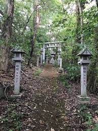 京都珍スポット神社 古代ギリシャ神話を思わせる鳥居必見 難病の神様が宿るパワースポット 大岩神社 kyotopi キョウトピ 京都がもっと 好き になる 古代ギリシャ神話 神社 鳥居