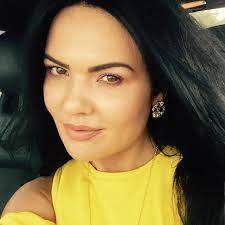 Ilie nastase este un fost jucător de tenis profesionist născut pe 19 iulie 1946, fiind considerat unul dintre cei mai buni tenismeni ai anilor 1970. Cine E Ioana Simion Viitoarea SoÈ›ie A Lui Ilie NÄƒstase Cea De A 4