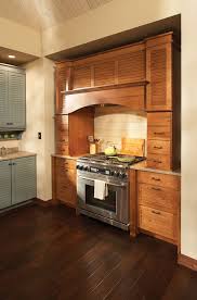 Bahamas Door Style By Medallion Cabinetry Medallion Cabinets Kitchen Range Hood Kitchen Cabinets