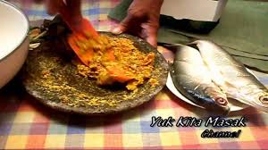 Irisan bawang merah 7 sdm. Resep Dan Cara Memasak Pepes Bandeng Youtube