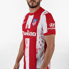Consulta los récords y estadísticas del equipo atlético de madrid todos los campeonatos y competiciones en fichajes.com. Atletico Unveil Four New Shirts Sign Young Brazilian Forward Into The Calderon