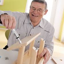 La Methode Montessori Pour Les Seniors Les Principes B Activite Manuelle Pour Personnes Agees Activite Manuelle Maison De Retraite Activites Pour Alzheimer