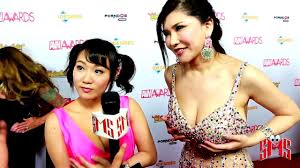 Anri Okita and Kaho Shibuya AVN 2016 Red Carpet Bounce and Kiss: Big Tits,  Big Ass & Babe Porn - SpankBang
