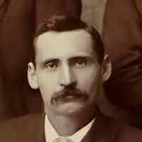 Marion Tanner's Instagram, Twitter & Facebook