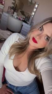 Doreen Ayala's Instagram, Twitter & Facebook