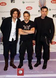 Все 2 плейлиста 16 треков. Rammstein Rosenrot Album Review Contactmusic Com