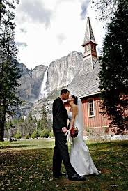 23 Mountain Wedding Venues With Scenery That Ll Take Your Breath Away Mountain Wedding Venues California Wedding Venues Yosemite Wedding