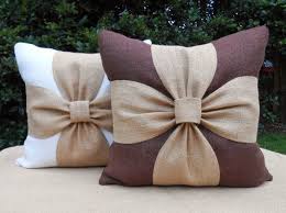 Burlap Bow Pillow Cover In White Or Brown And Natural Burlap 18 18 Dekoratif Yastiklar Kirlent Kirlent